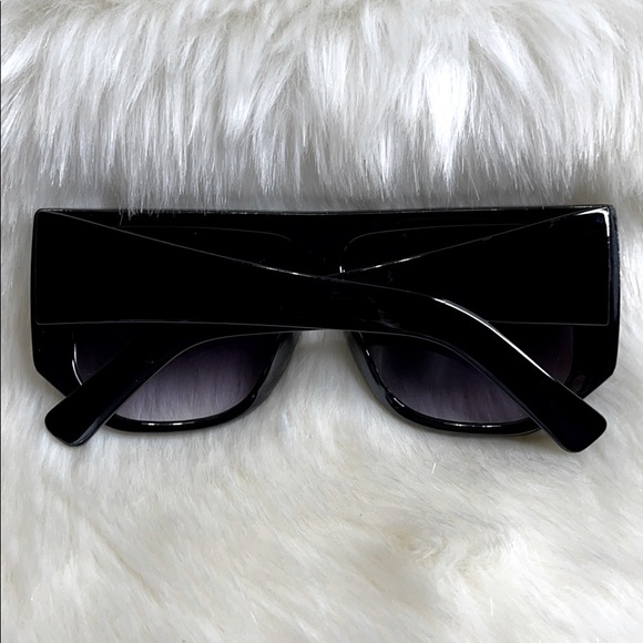 2 for $22 mix Sunglasses - Picture 3 of 5